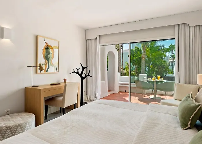 Prime Location, Priv Terrace, Steps From The * Marbella