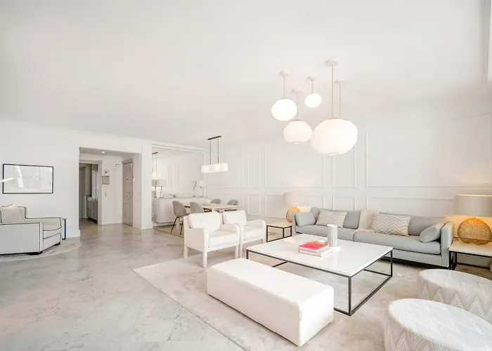 Apartmán Prime Location, Priv Terrace, Steps From The