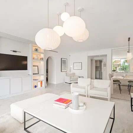 Apartman Prime Location, Priv Terrace, Steps From The Marbella