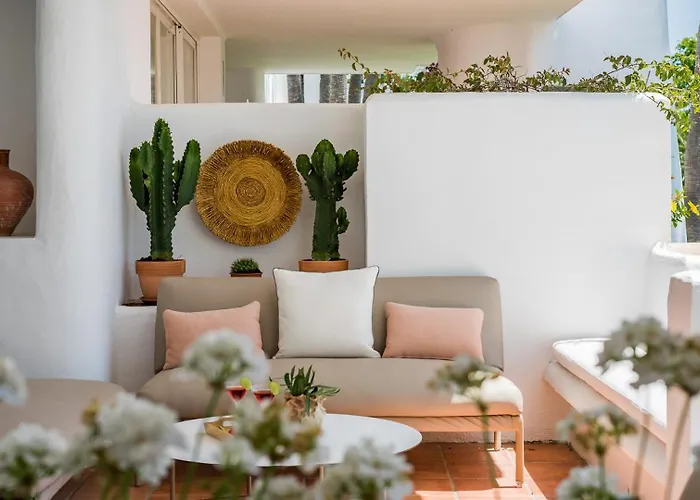 Apartament Prime Location, Priv Terrace, Steps From The