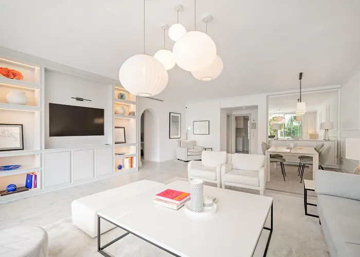 Apartament Prime Location, Priv Terrace, Steps From The Marbella