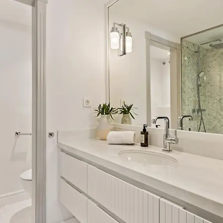 Prime Location, Priv Terrace, Steps From The *