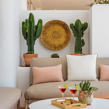 Prime Location, Priv Terrace, Steps From The Μαρμπέλλα